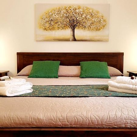 Zanzi 'S Charming Rooms Avola Bagian luar foto