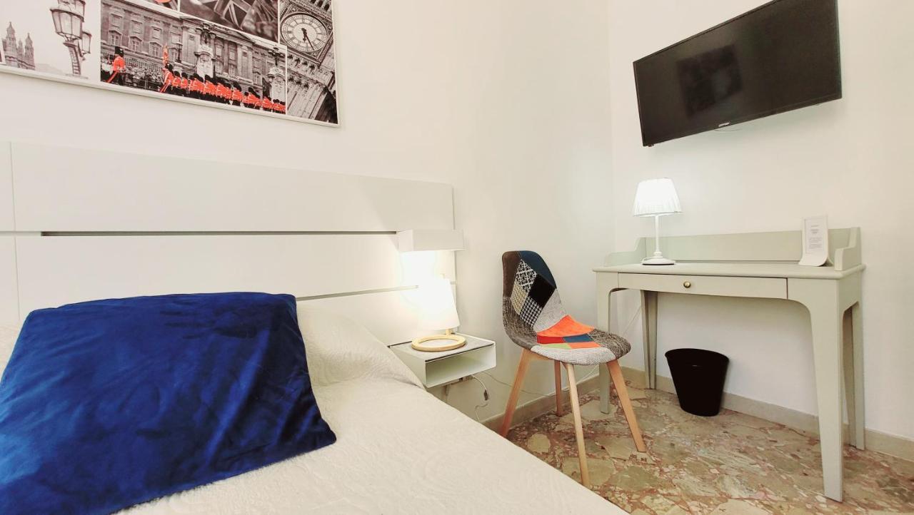 Zanzi 'S Charming Rooms Avola Bagian luar foto