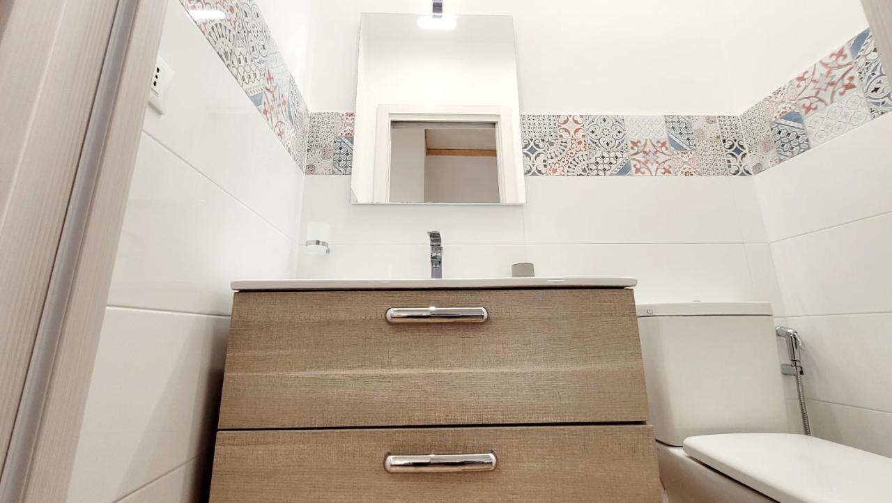 Zanzi 'S Charming Rooms Avola Bagian luar foto