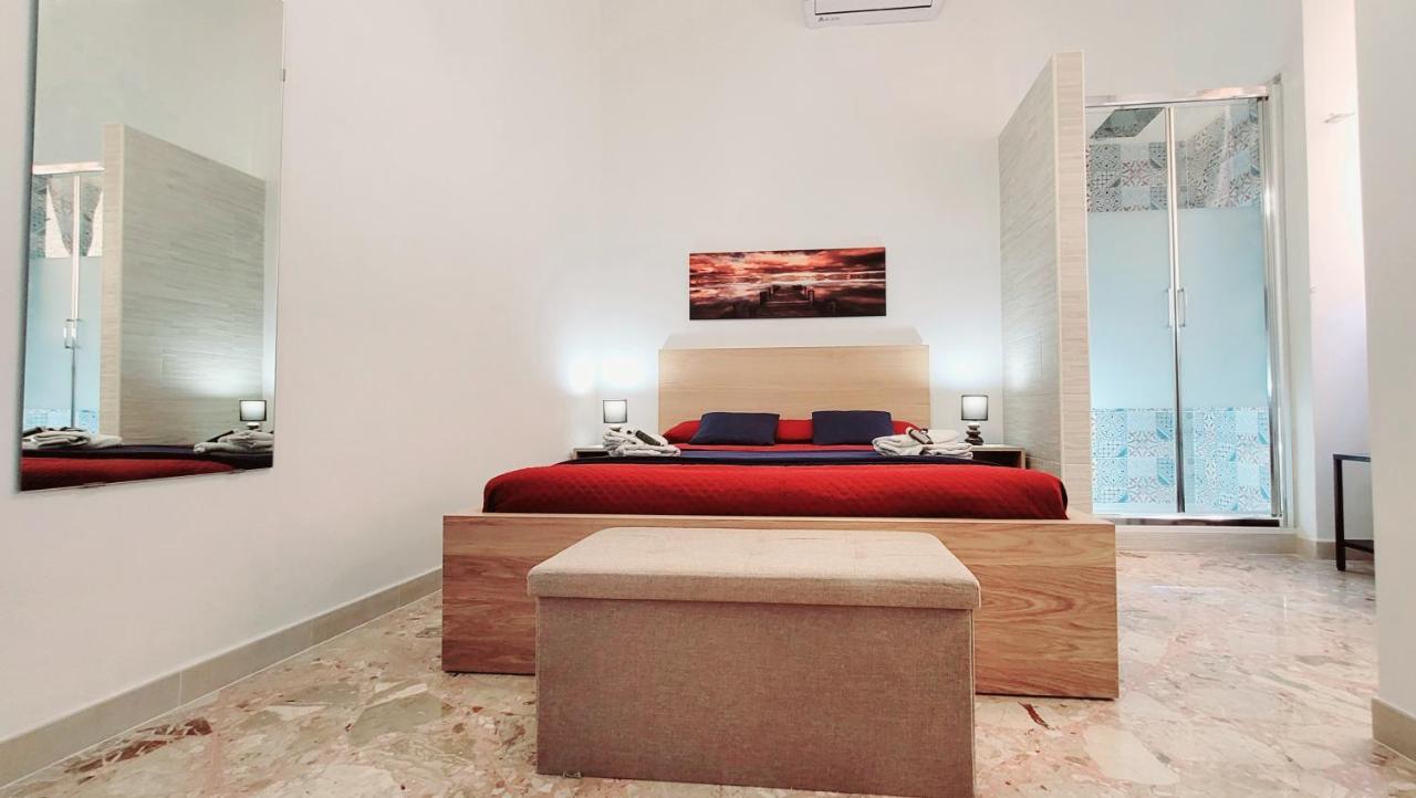 Zanzi 'S Charming Rooms Avola Bagian luar foto