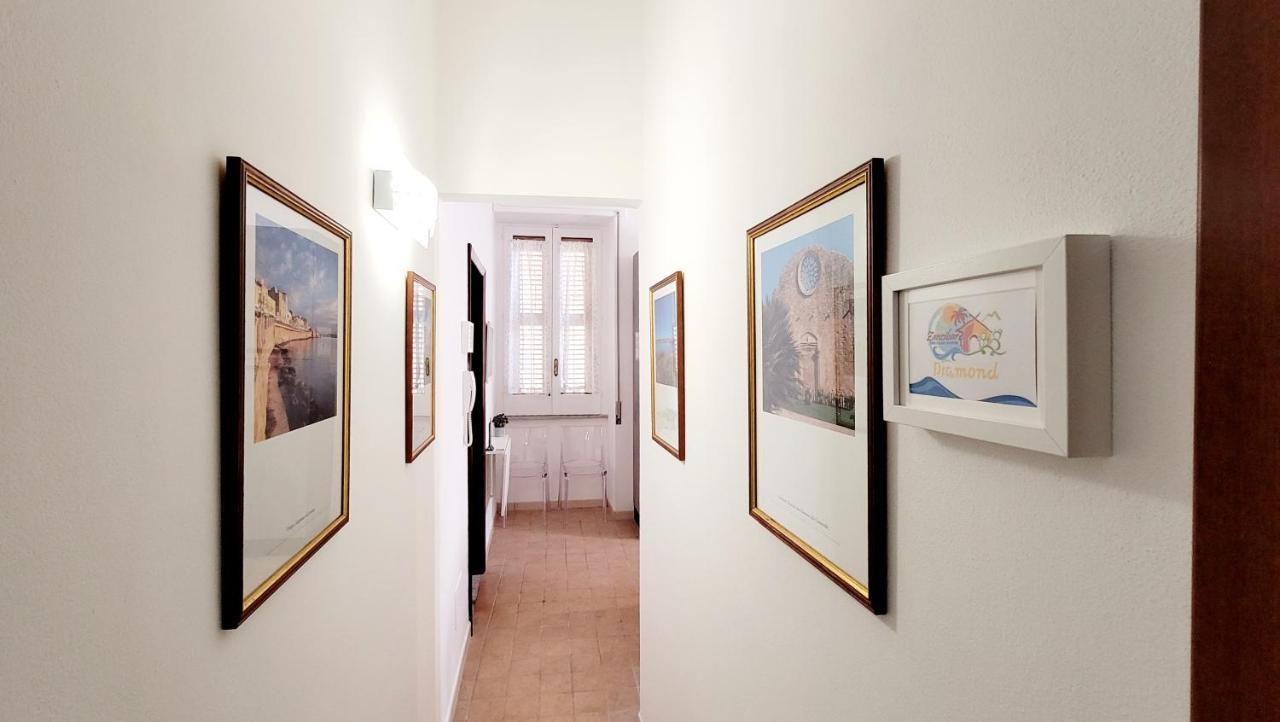 Zanzi 'S Charming Rooms Avola Bagian luar foto