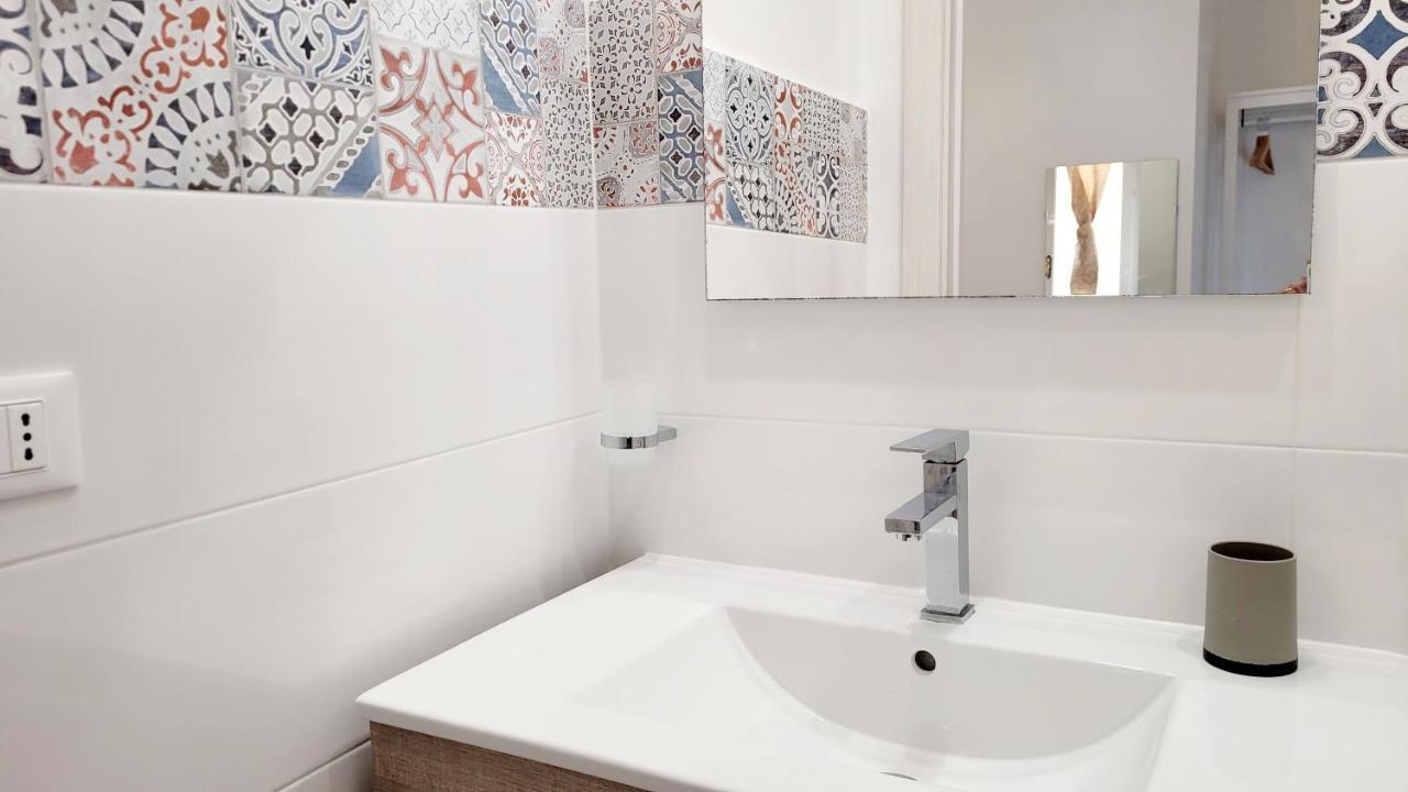 Zanzi 'S Charming Rooms Avola Bagian luar foto
