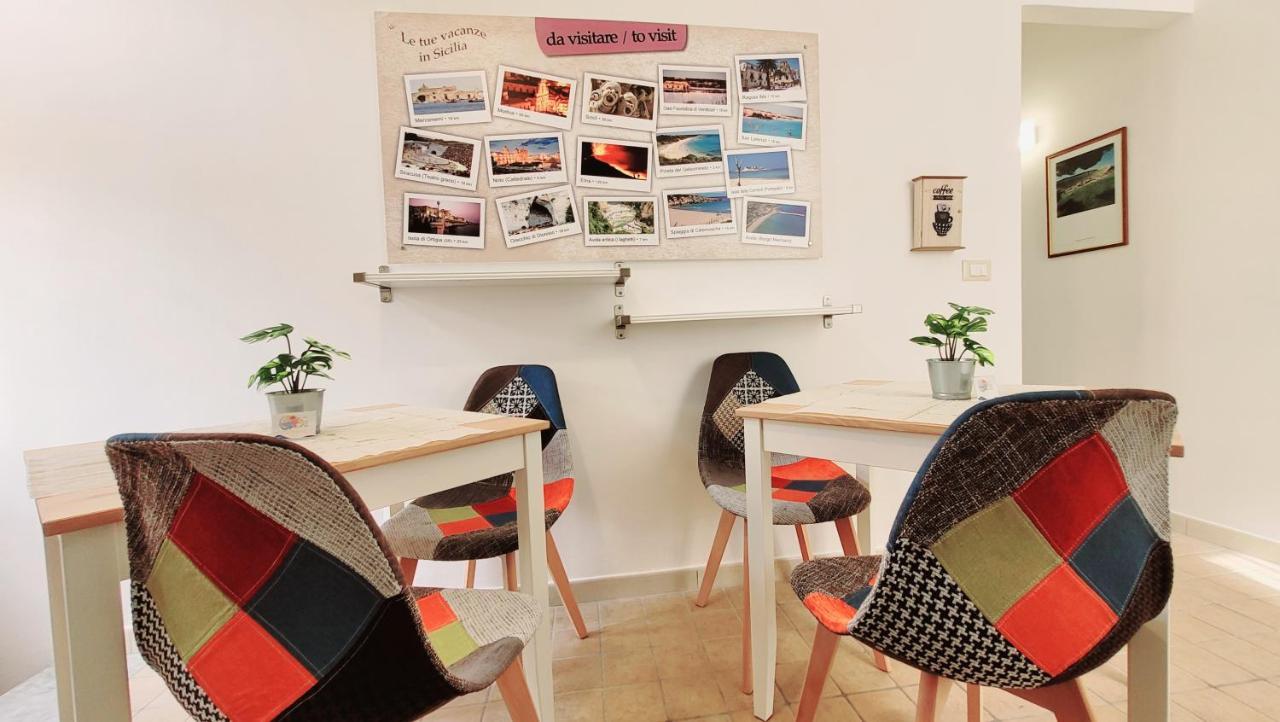 Zanzi 'S Charming Rooms Avola Bagian luar foto