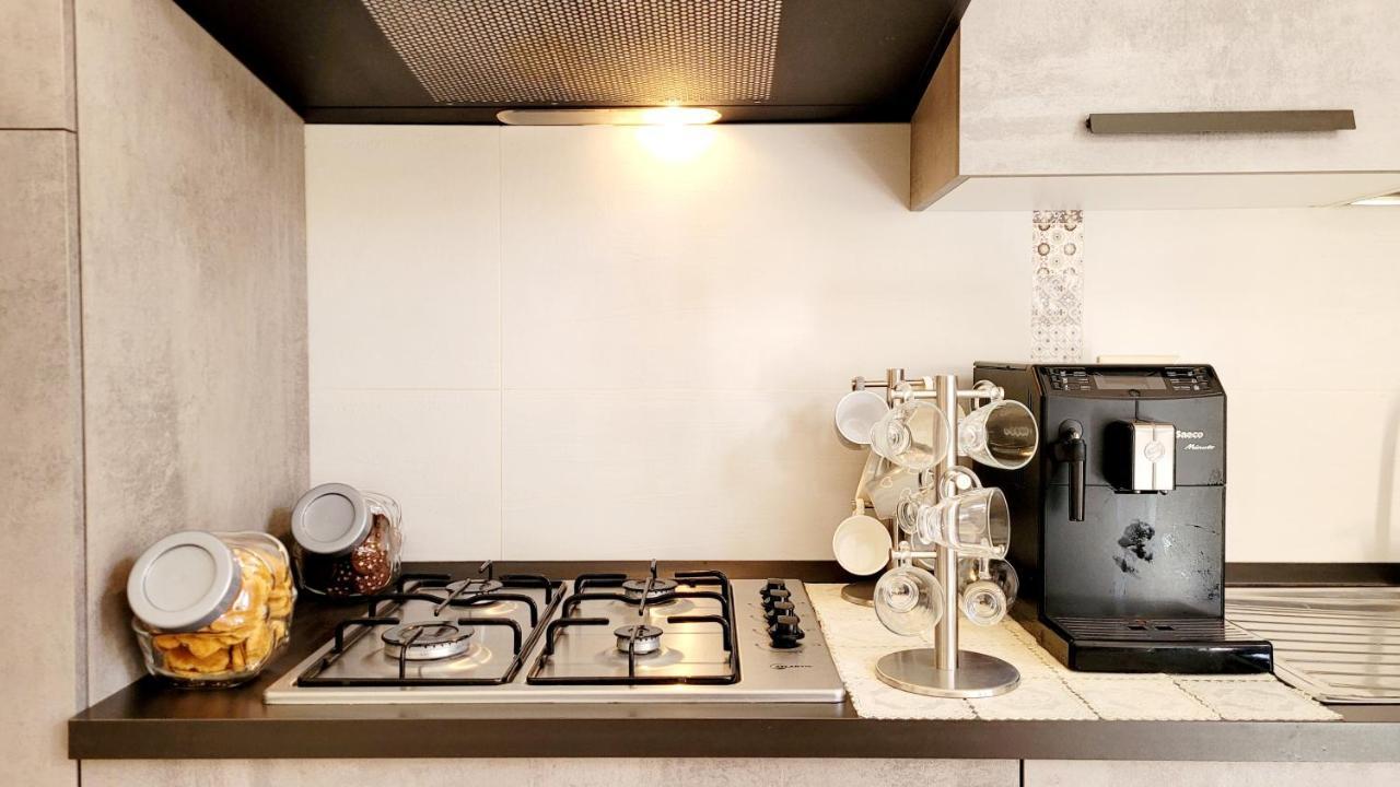 Zanzi 'S Charming Rooms Avola Bagian luar foto